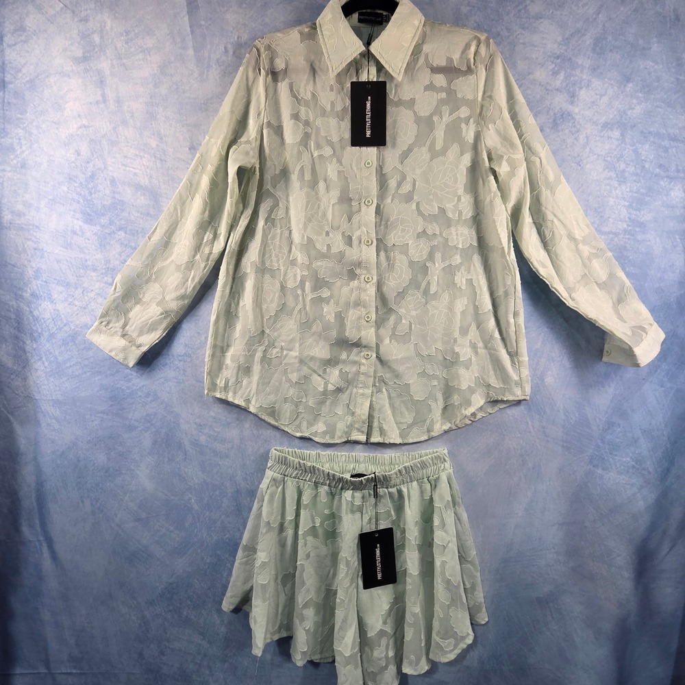 PrettyLittleThing Sage Green Burnout Floral Shirt and Shorts Set Womens Size 4 6